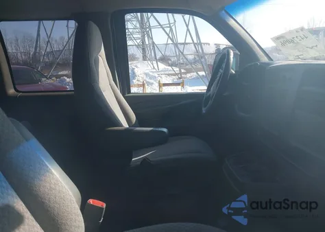 2004 GMC Savana Standard from USA, damaged, VIN 1GKFH15T841129037